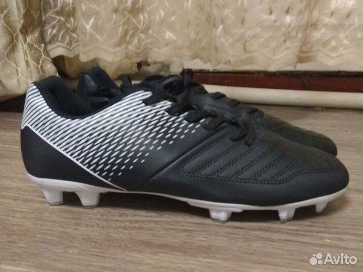 Футбольные бутсы