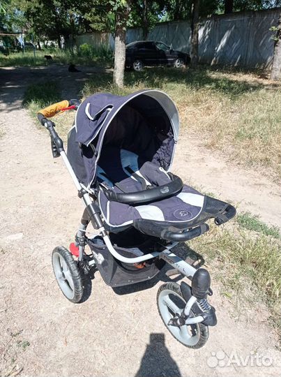 Прогулочная коляска