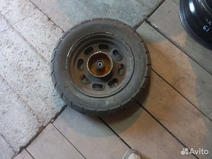 Колесо на скутер r10