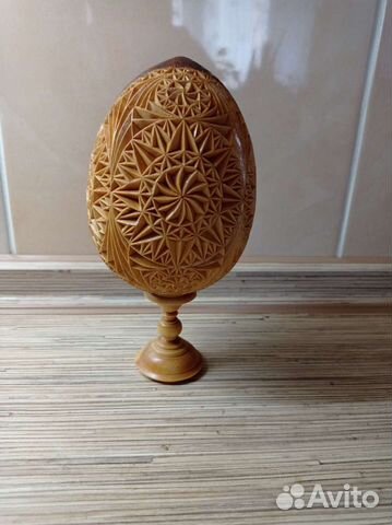 Деревянное резное яйцо