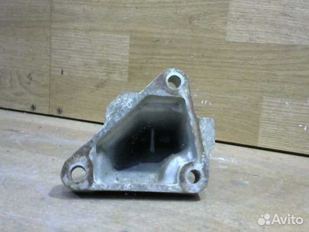 Кронштейн двигателя Mercedes-Benz 190 W201 R102223