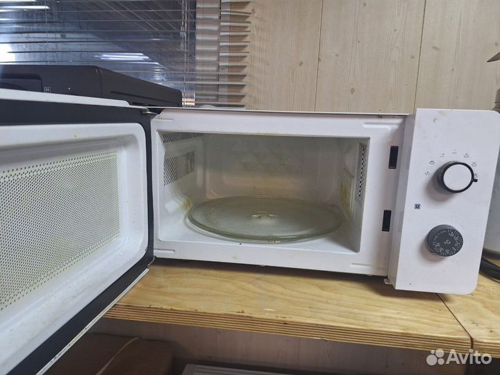 Микроволновая печь бу. Самовывоз