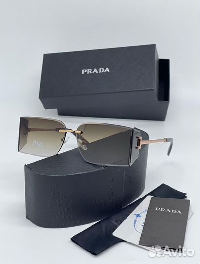 Солнцезащитные очки prada