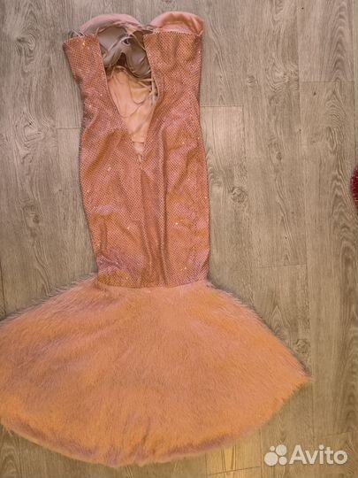 Вечернее платье с чашечками