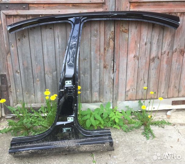 Стойка кузова центральная левая Skoda Octavia A5