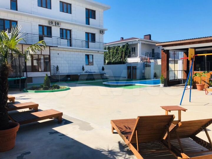 Комната 20 м² в > 9-к., 1/3 эт.