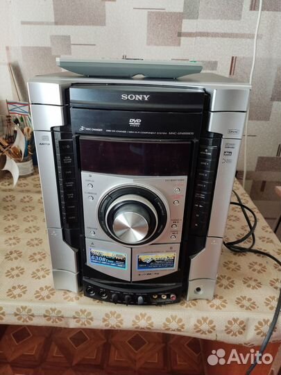 Нерабочий музыкальный центр Sony HCD-GN999D