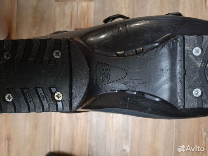 Горнолыжные ботинки