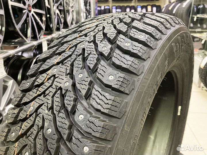 Nokian Tyres Hakkapeliitta 9 SUV 235/65 R17