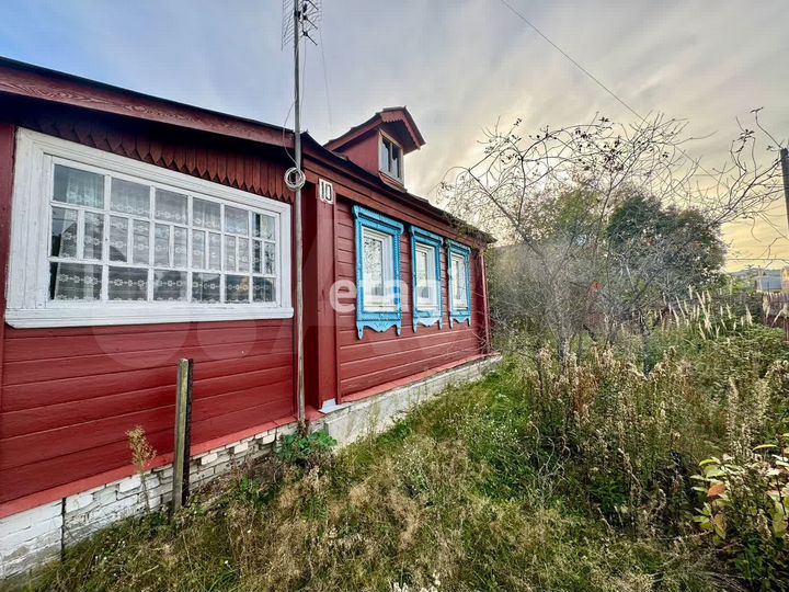 Дом 32,7 м² на участке 12 сот.