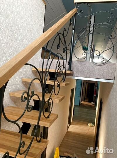 Лестница в коттедж