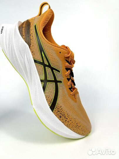 Кроссовки Asics Novablast 3 LE (US 8-12, оригинал)