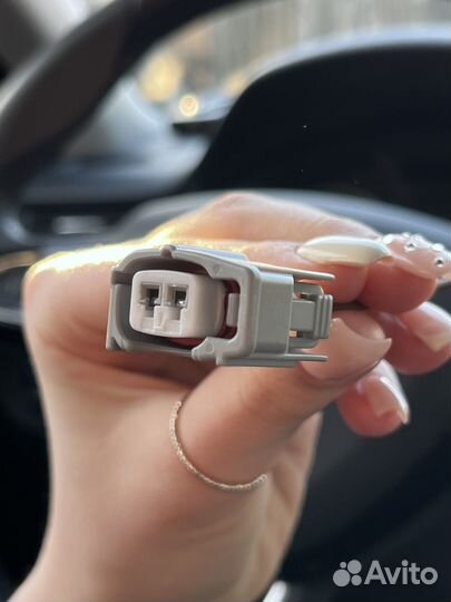 Разъем на топливную форсунку Toyota