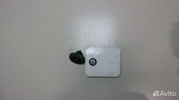 Лючок бензобака Mitsubishi Pajero, 1992