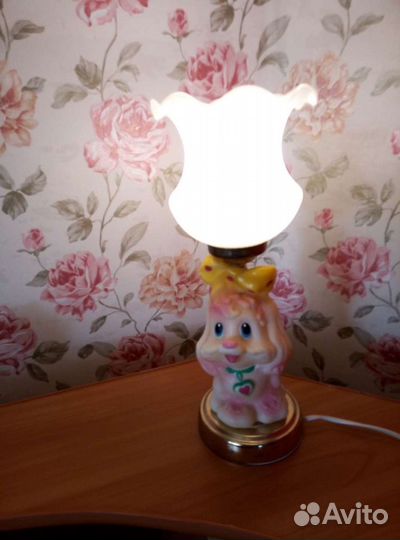 Лампа настольная