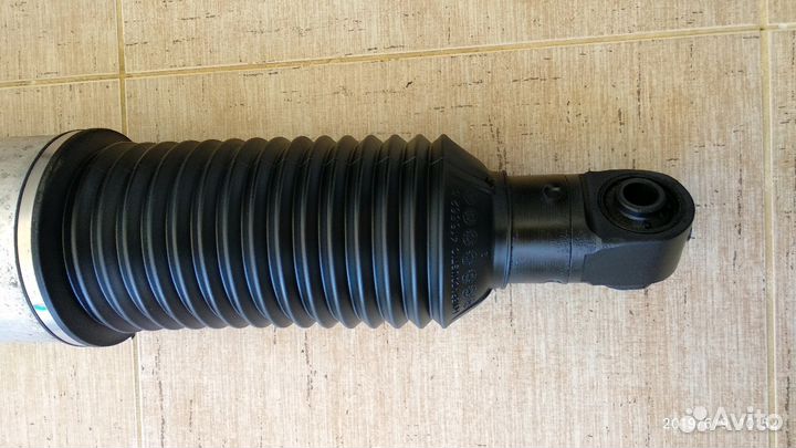 Пневмоамортизатор на BMW E65