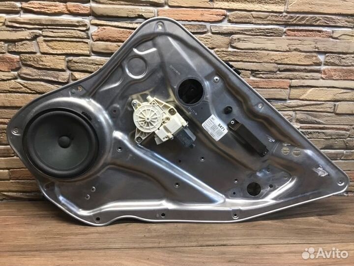 Стеклоподъемный механизм задний правый