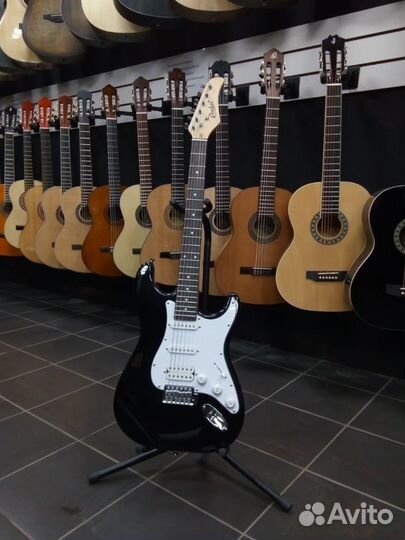 Электрогитара Черная Новая с хамбакером Rocket