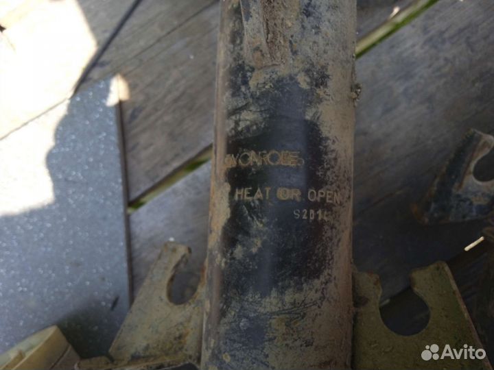 Стойки на Мерседес vito