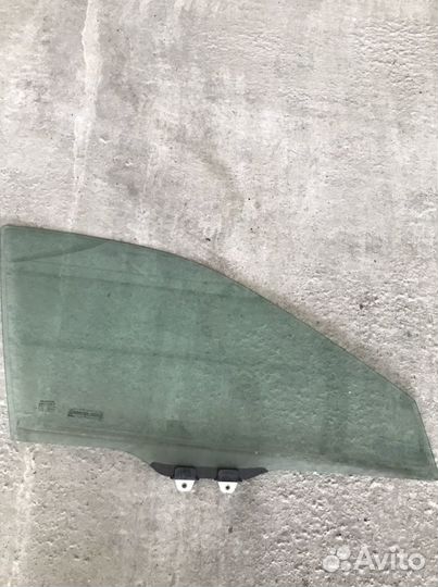 Стекло передней правой двери Хонда Аккорд 6(1090)