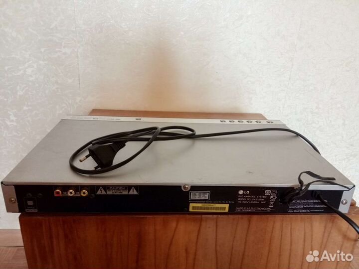 DVD-караоке плеер LG DKS-5500