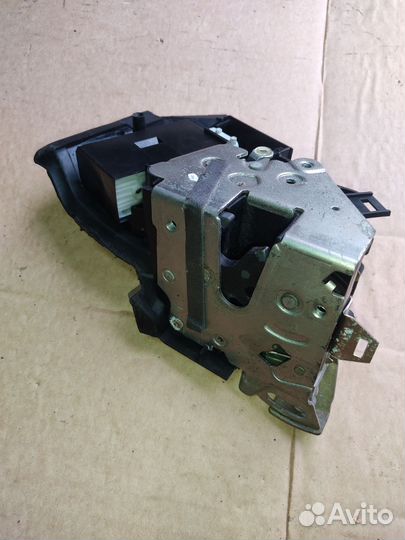 Замок передней левой двери bmw 5 e39