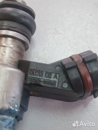 Топливная форсунка Toyota Avensis 2 1azfse