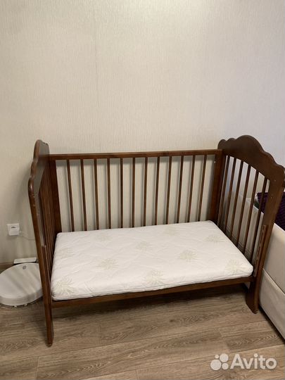 Детская кровать с матрасом