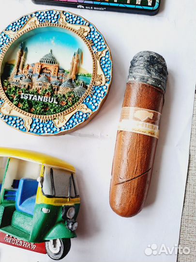 Магниты на холодильник из разных стран