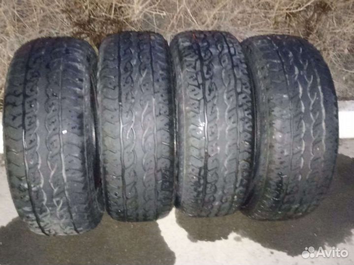 Kumho Road Venture SAT KL61 265/65 R17