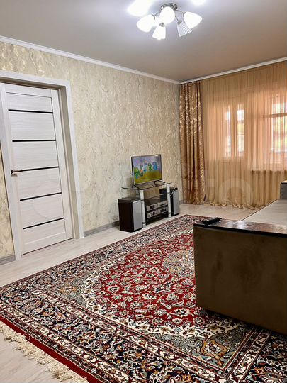 2-к. квартира, 50 м², 3/3 эт.