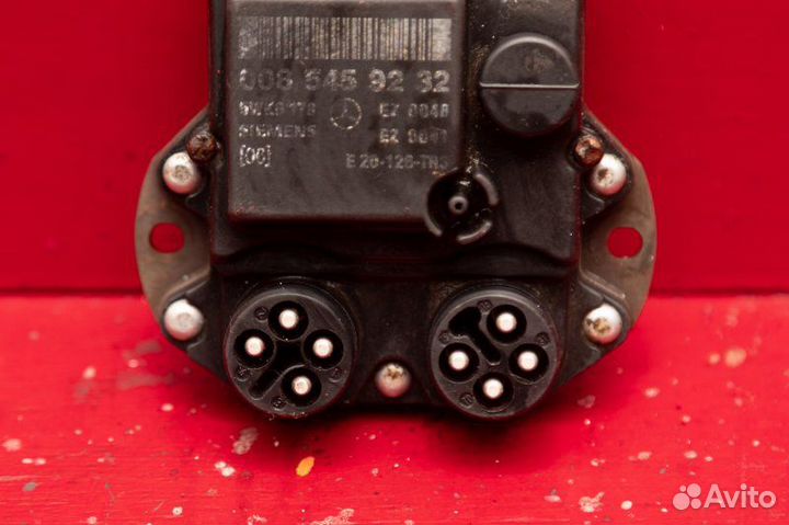 Коммутатор зажигания Mercedes E200 W124 M102 1990