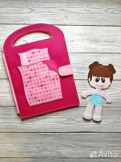 Кукла с одеждой из фетра новая