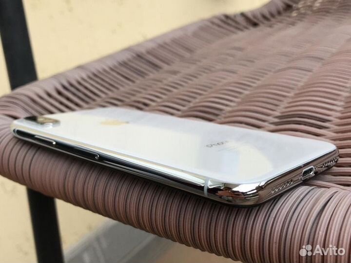 iPhone X, 64 ГБ