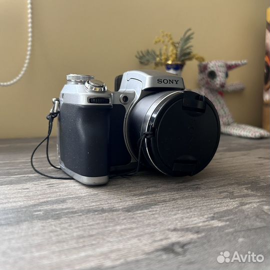 Компактный фотоаппарат sony cyber shot