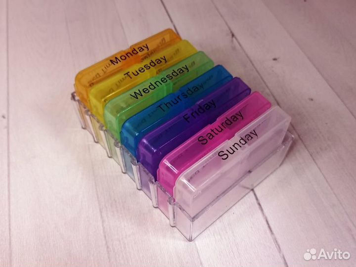 Таблетница на неделю 28 ячеек