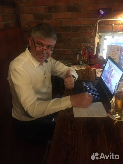 Помощник директора