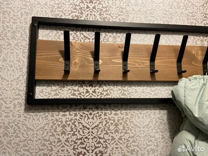 Вешалка настенная в прихожую