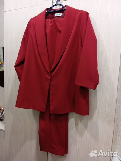 Костюм женский