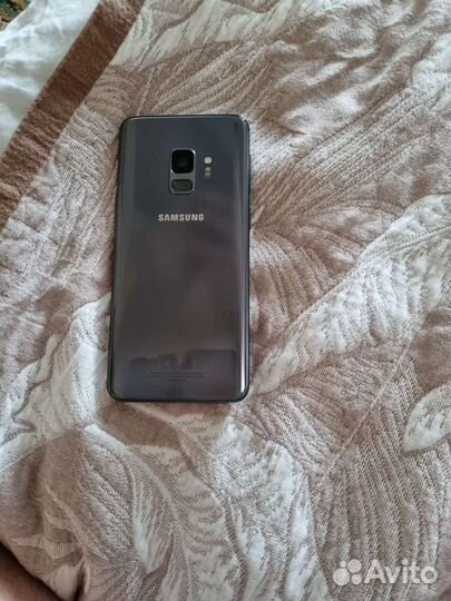 Samsung Galaxy S9, 4/64 ГБ