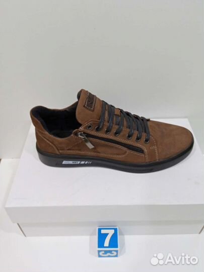 Кроссовки:кожаные:новые