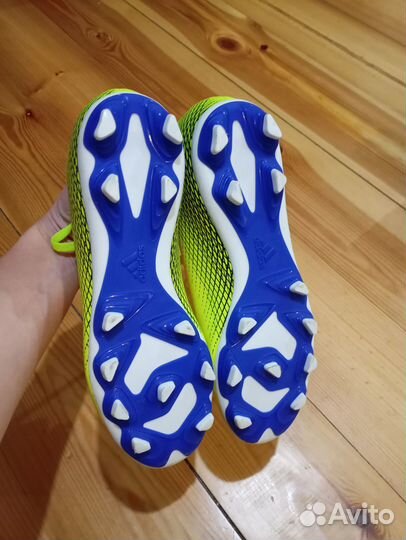 Футбольные бутсы adidas