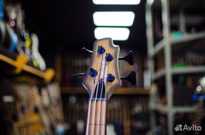 Безладовый бас Cort B4FL-mhpz-opta