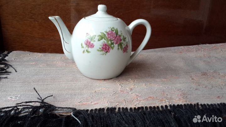 Чайники, чашки, кружки, вазочки