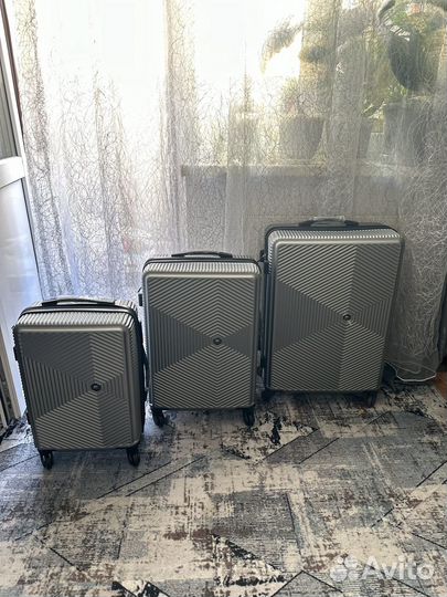 Комплект из 3 чемоданов