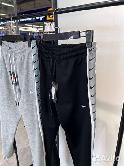 Спортивные штаны Nike на флисе в ТЦ Мега Молл