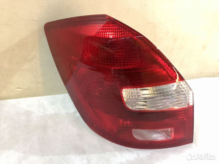 Фонарь правый шкода фабия skoda fabia 07-10