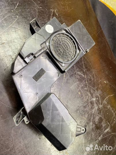 Сабвуфер avant Audi A4 B6 4976