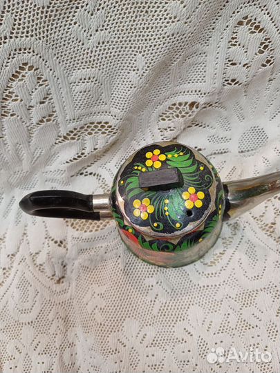 Маленький чайник хохлома