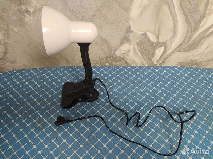 Лампа настольная